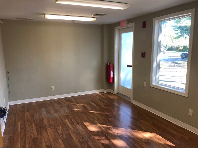 More Photos Of 310 Dillingham Ave, Falmouth Loft Creative Space For Lease