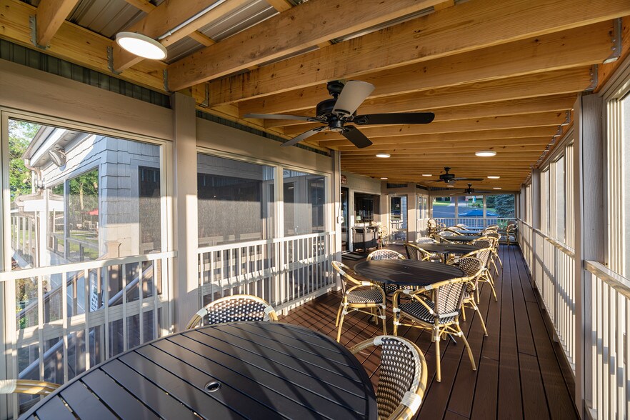 More Photos Of 380 S Lawson Dr, Green Lake Restaurant For Sale