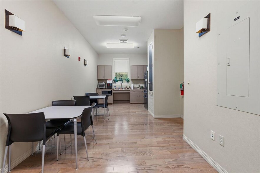 More Photos Of 5900 Southwest Pky, Austin Medical For Sale