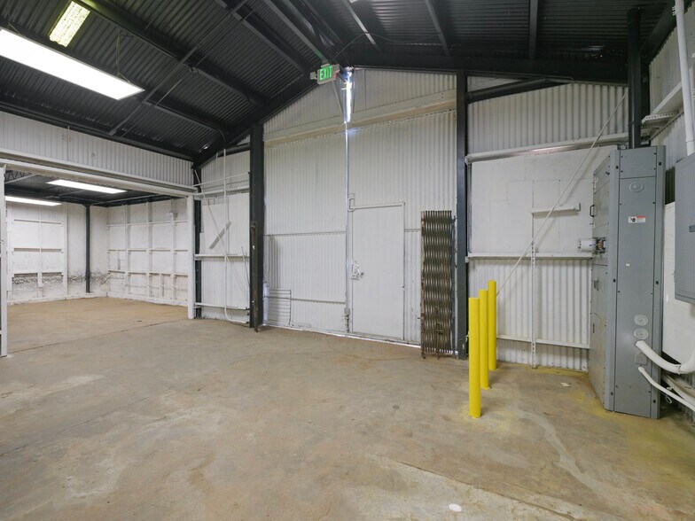 More Photos Of 2215 Randolph St, Huntington Park Manufacturing For Sale