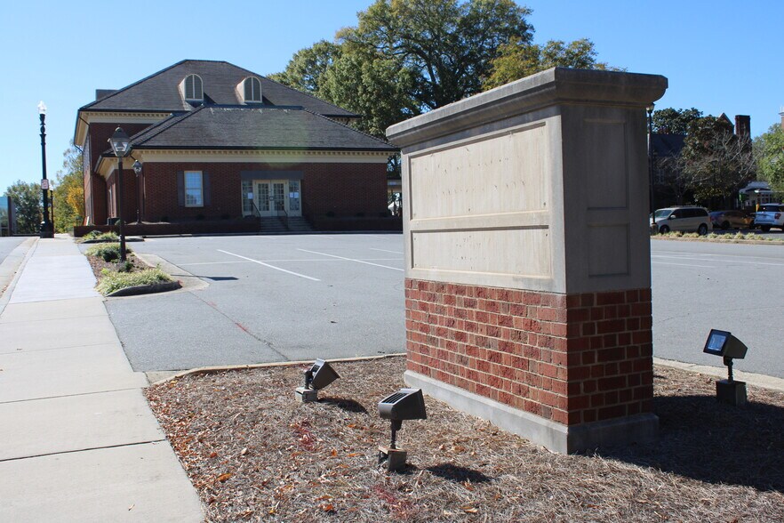 More Photos Of 50 Union St, Concord Bank For Lease