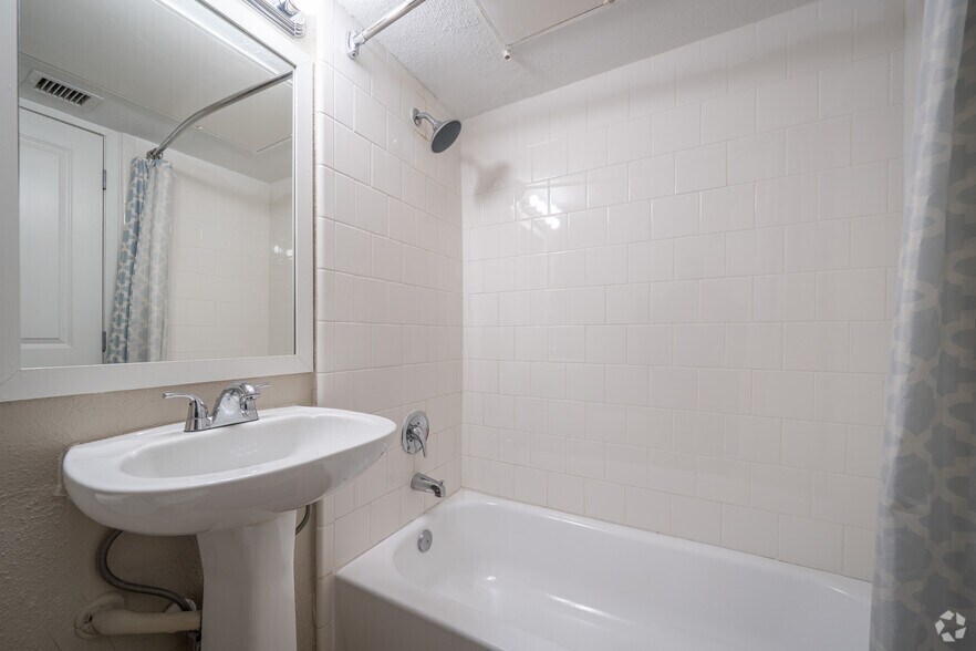 More Photos Of 1617 Fannin St, Houston Multifamily For Sale