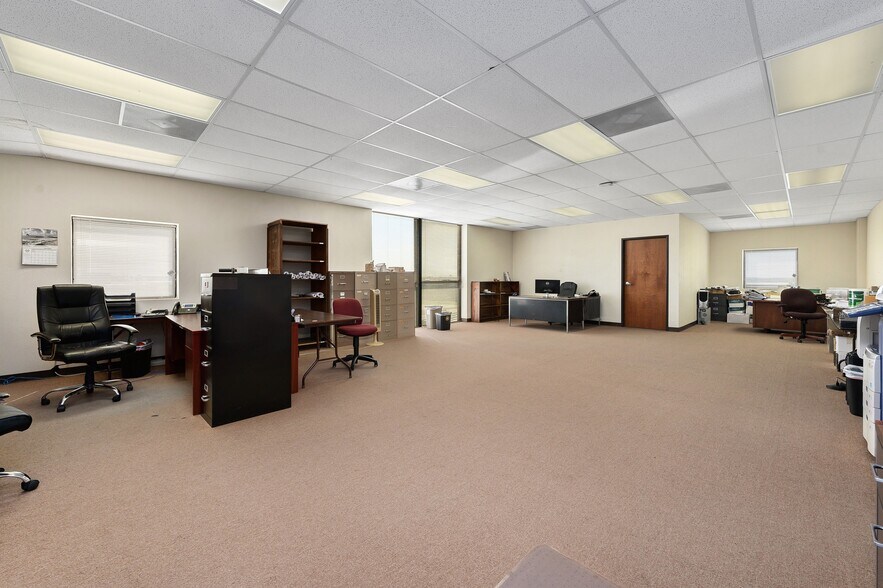 More Photos Of 165 Tecon Cv, Buda Warehouse For Lease