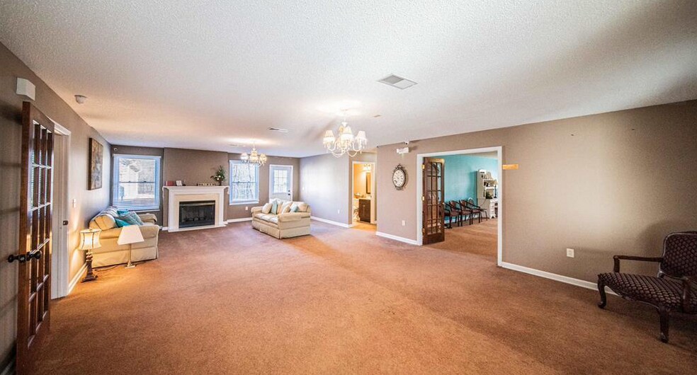 More Photos Of 2025 Clark Line Rd, Paducah Apartments For Sale