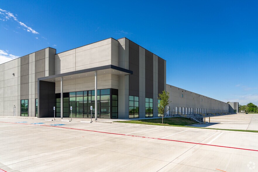 Primary Photo Of 6464 Northdale St, Houston Distribution For Sale