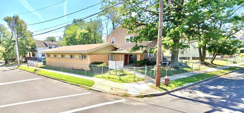 Primary Photo Of 671 Pennington Ave, Trenton Office For Sale