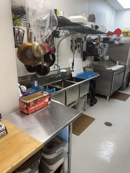 More Photos Of 510 E Anderson Ln, Austin Restaurant For Lease