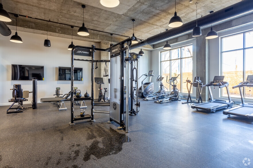 More Photos Of 3232 E Cesar Chavez St, Austin Office For Lease