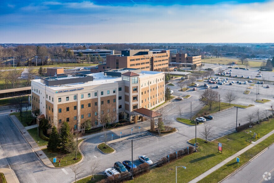 More Photos Of 160 N Eagle Creek Dr, Lexington Medical For Lease