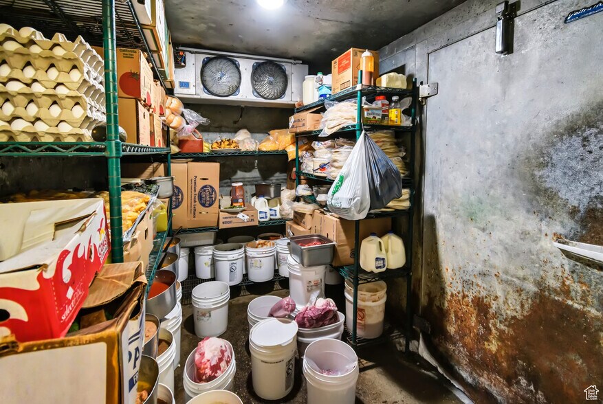 More Photos Of 1535 S State St, Salina Specialty For Sale