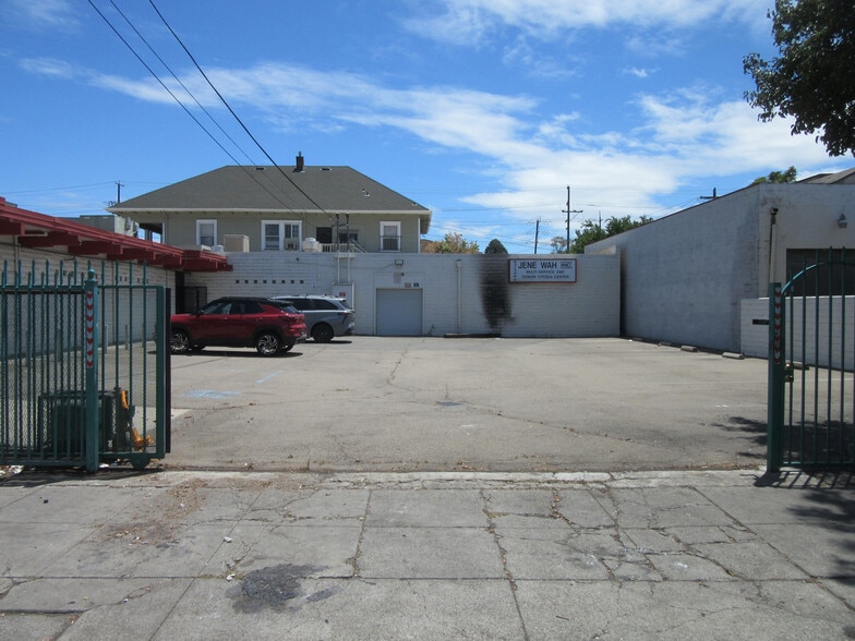 Primary Photo Of 238 E Church St, Stockton Office For Sale
