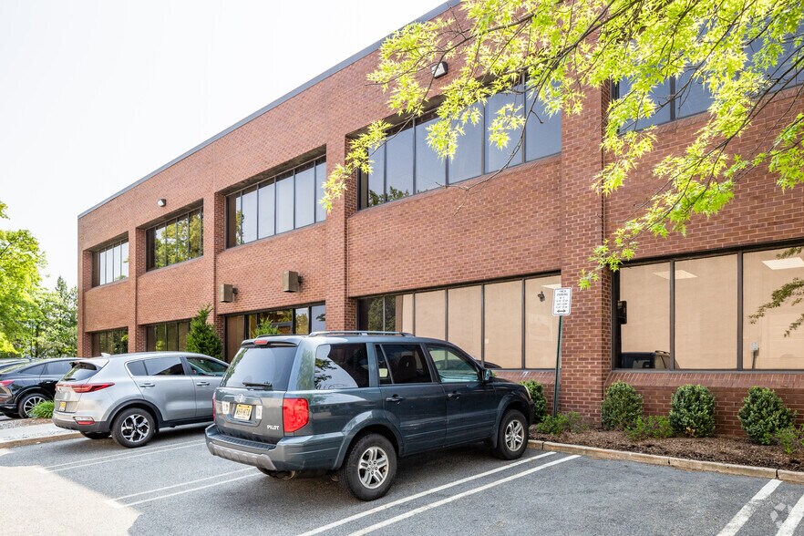 More Photos Of 355 Murray Hill Pky, East Rutherford Office For Lease