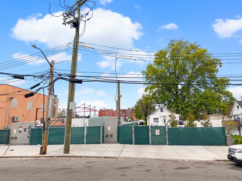 More Photos Of 1927 Gildersleeve Ave, Bronx Land For Sale