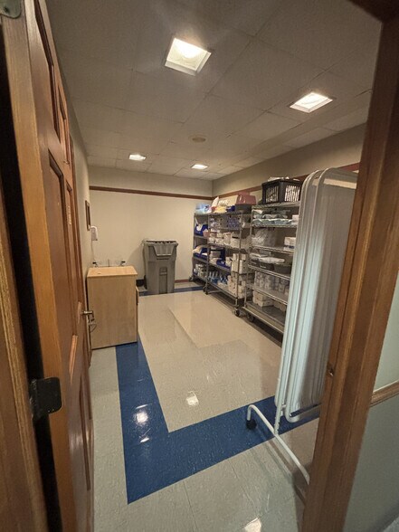 More Photos Of 830 E Green Bay Ave, Saukville Medical For Lease