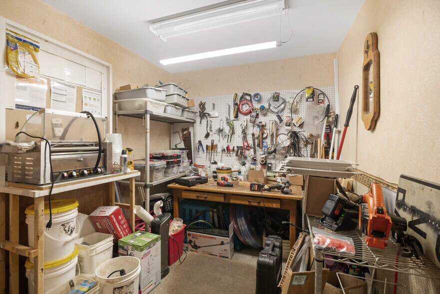 More Photos Of 125 N Newton St, Middleton Restaurant For Sale