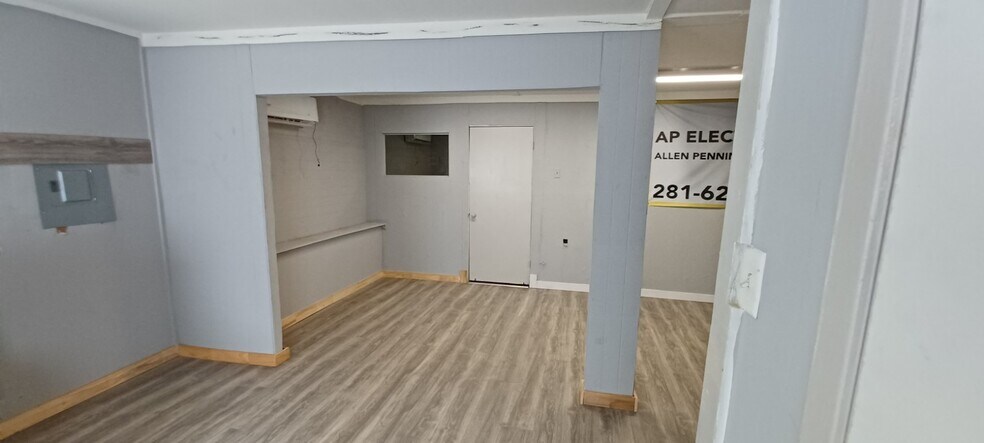 More Photos Of 4350 Highway 59 South, Shepherd Distribution For Sale