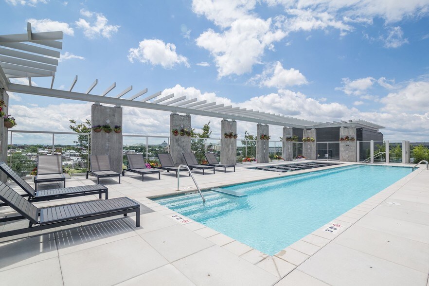 More Photos Of 625 H St NE, Washington Apartments For Lease