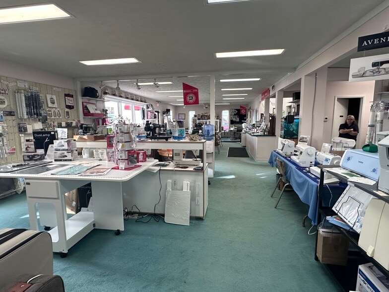 More Photos Of 966 W South Airport Rd, Traverse City Freestanding For Sale