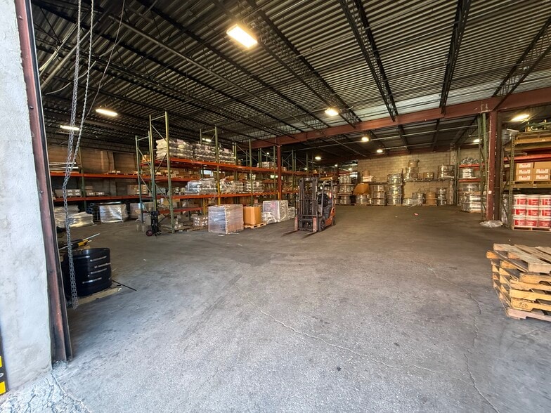 More Photos Of 270 Adams Blvd, Farmingdale Warehouse For Sale