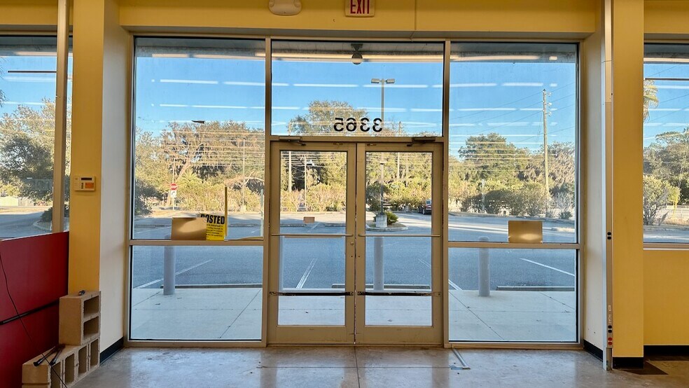 More Photos Of 3365 E Millwood Ln, Hernando Freestanding For Lease