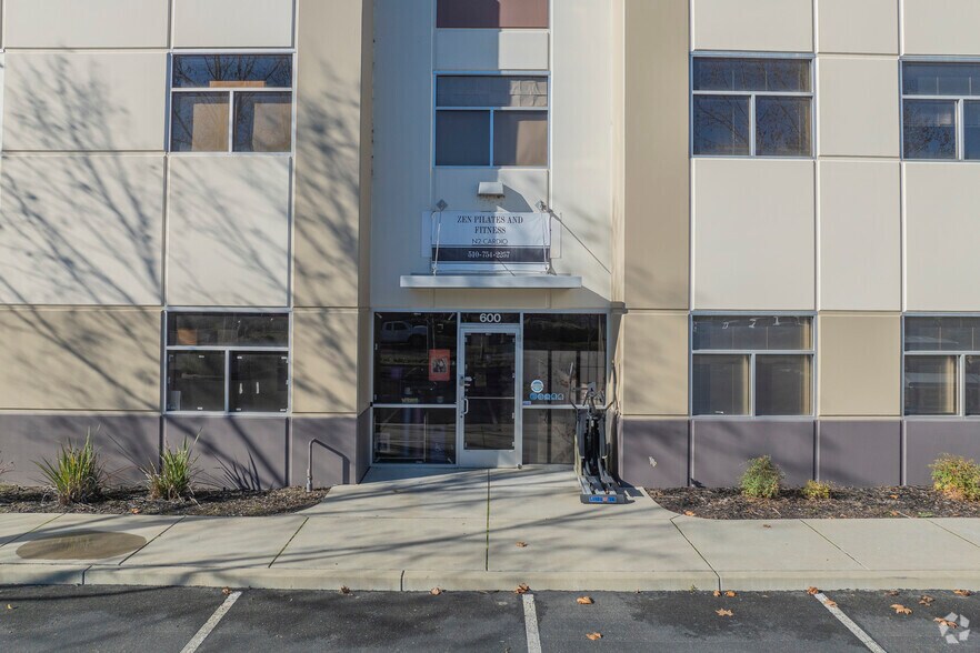 More Photos Of 435 Boulder Ct, Pleasanton Office For Sale