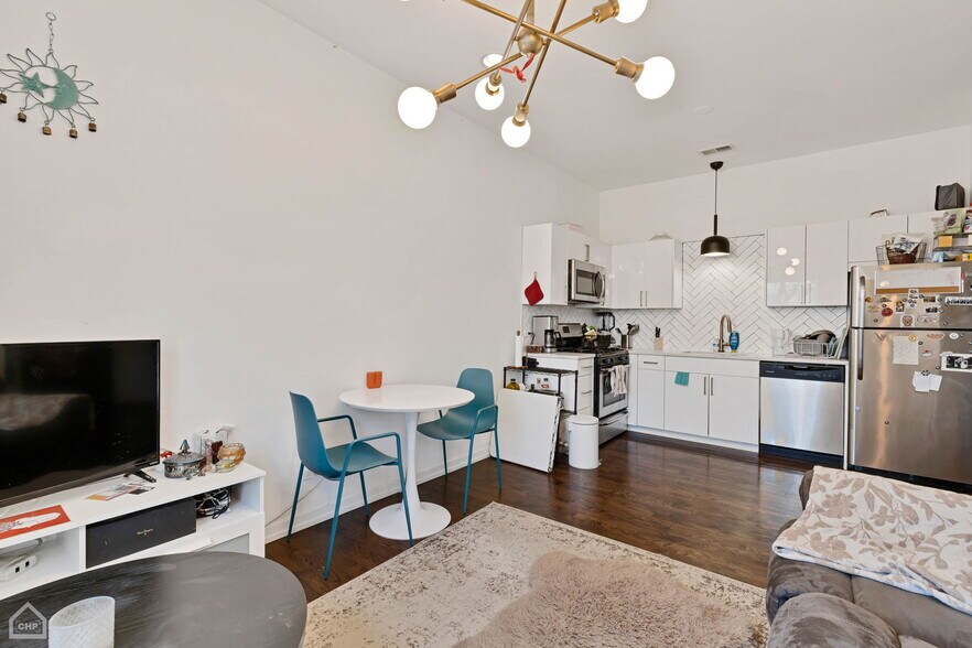 More Photos Of 2301 W Chicago Ave, Chicago Apartments For Sale