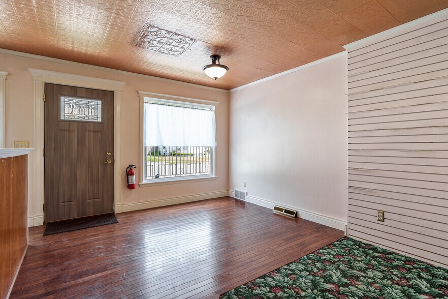 More Photos Of 1321 W Court St, Janesville Apartments For Sale