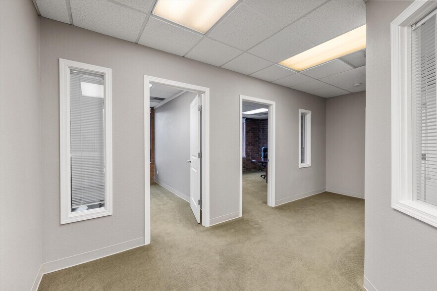 More Photos Of 321 Burnett Ave S, Renton Office For Sale