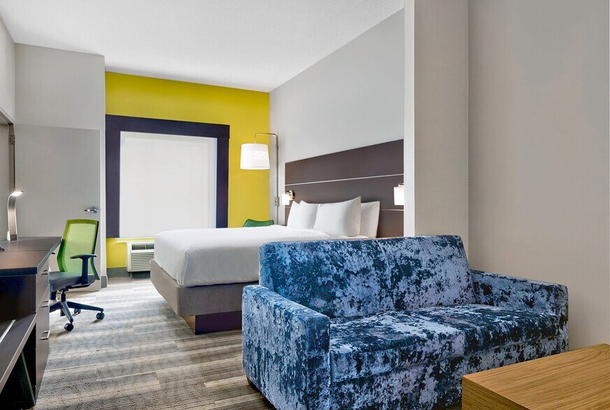 More Photos Of 12801 S 71 Hwy, Grandview Hotel For Sale