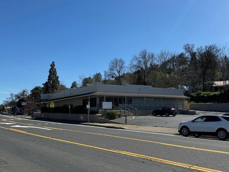 Primary Photo Of 64 E Saint Charles St, San Andreas Drugstore For Sale
