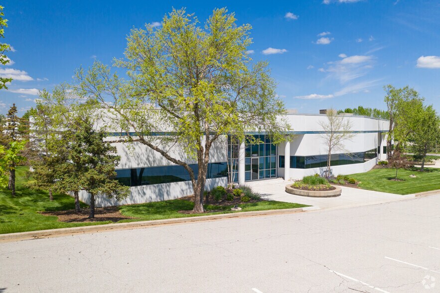 More Photos Of 11150-11180 Thompson Ave, Lenexa Light Distribution For Lease