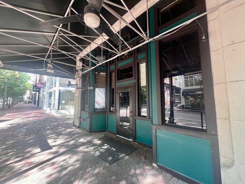 More Photos Of 95 S Main St, Memphis Storefront Retail Office For Lease