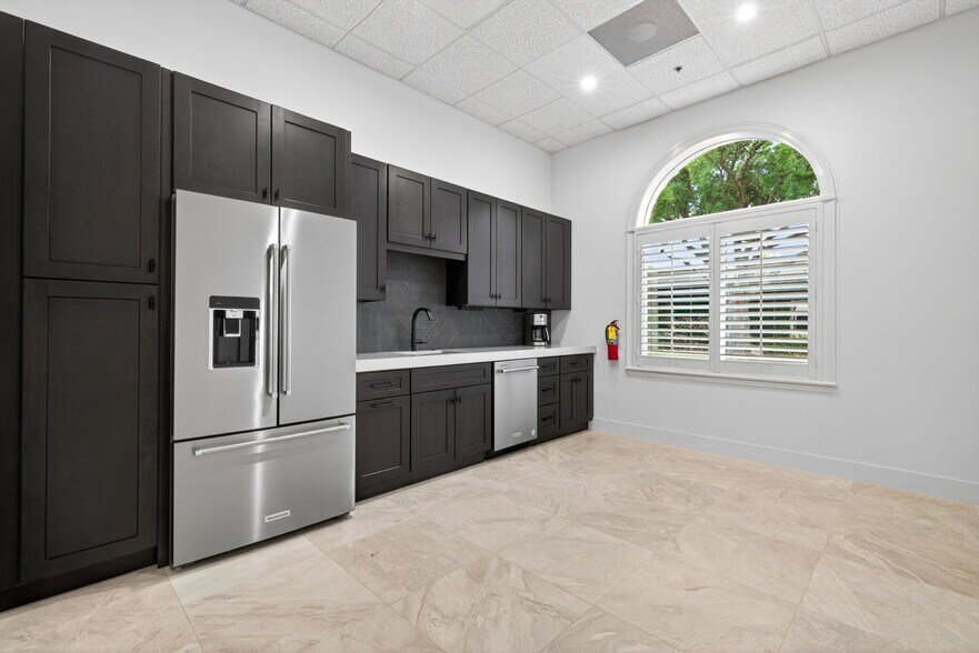 More Photos Of 3820 Via Del Rey, Bonita Springs Medical For Sale
