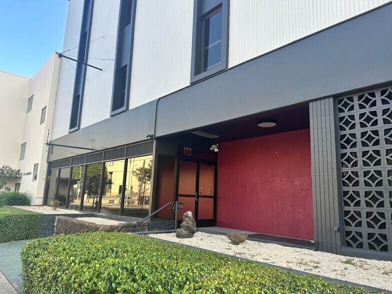 More Photos Of 848 S Beretania St, Honolulu Medical For Lease