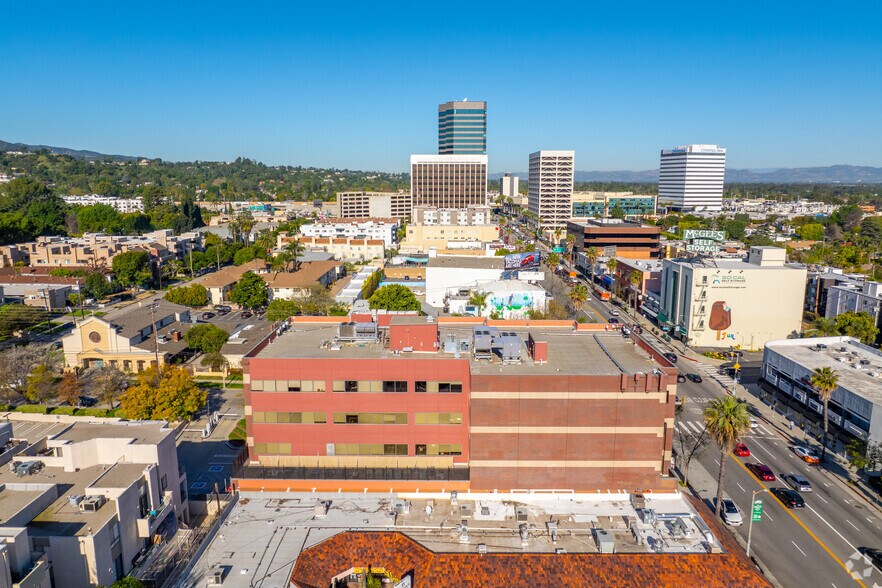 More Photos Of 15060 Ventura Blvd, Sherman Oaks Office For Lease