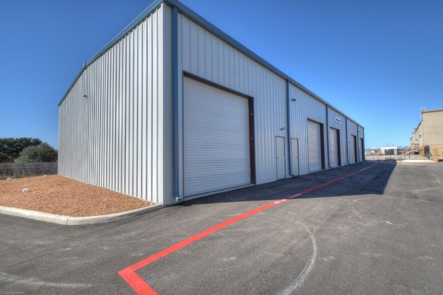 More Photos Of 5731 Rittiman Plz, San Antonio Warehouse For Sale