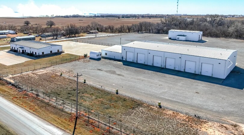 More Photos Of 2003 S Merritt Rd, Elk City Warehouse For Lease