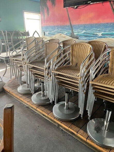 More Photos Of 8301 Eagle Lake Dr, Evansville Restaurant For Lease