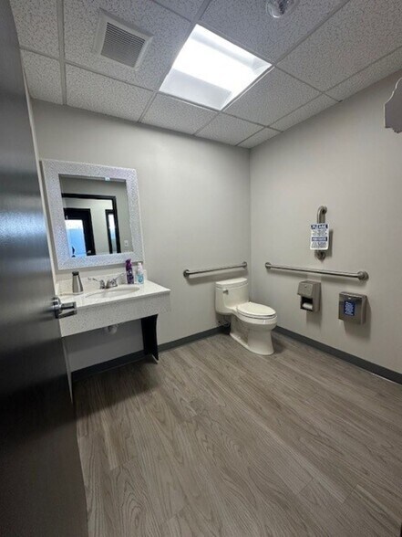 More Photos Of 3918 Prosperity Ave, Fairfax Office For Lease