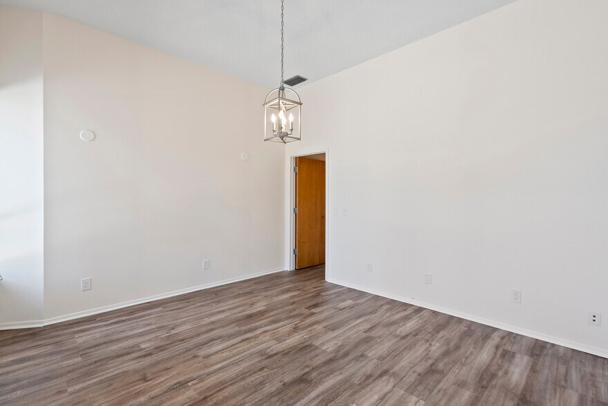 More Photos Of 900 SE Ocean Blvd, Stuart Medical For Lease