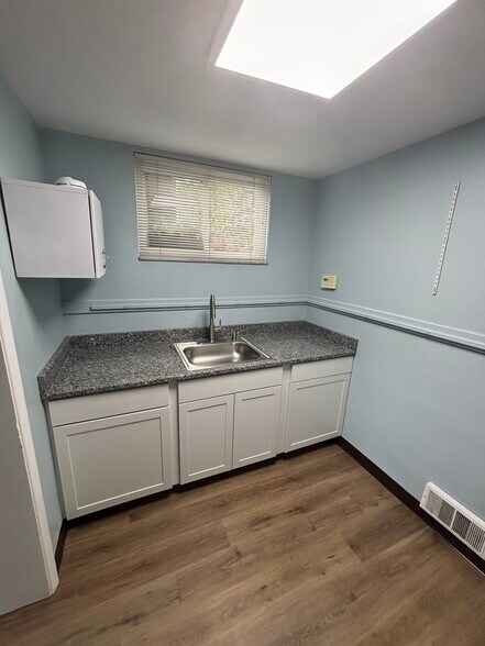 More Photos Of 2901 Mt Royal Blvd, Glenshaw Office For Lease