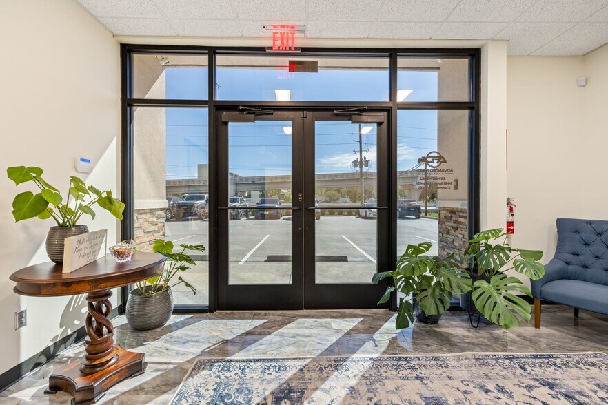 More Photos Of 1441 I-45 Hwy, Conroe Medical For Sale
