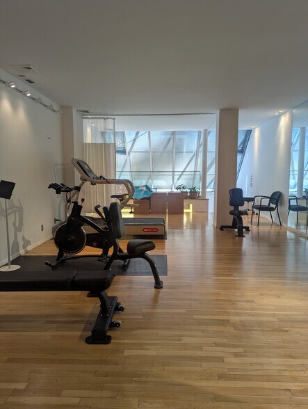 More Photos Of 150 W 58th St, New York Apartments For Lease
