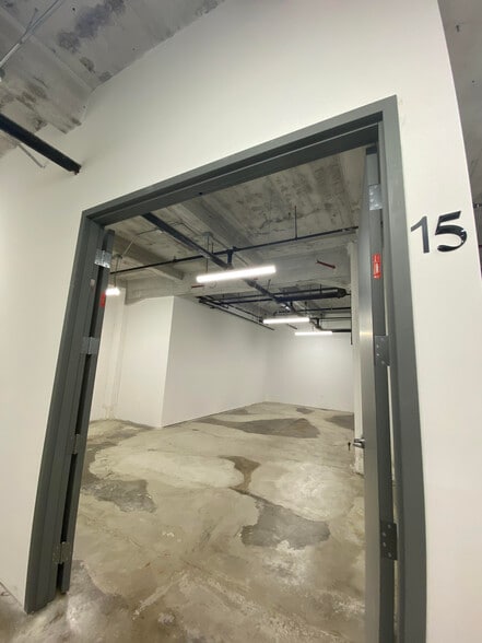 More Photos Of 901 E 31st St, Los Angeles Manufacturing For Lease