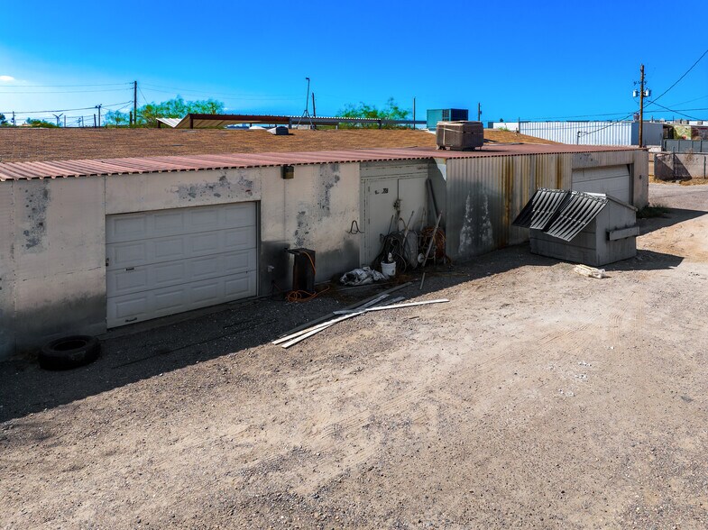 More Photos Of 3911 E Superior Ave, Phoenix Manufacturing For Lease
