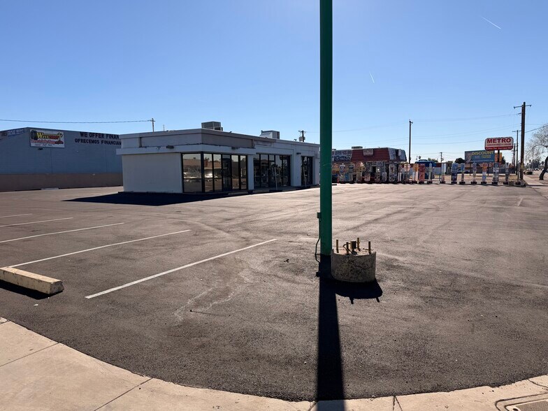 More Photos Of 7501 W Indian School Rd, Phoenix Freestanding For Lease