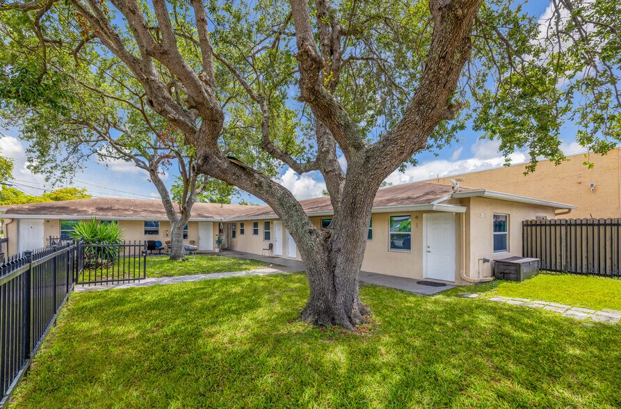 Primary Photo Of 2247 Simms St, Hollywood Apartments For Sale