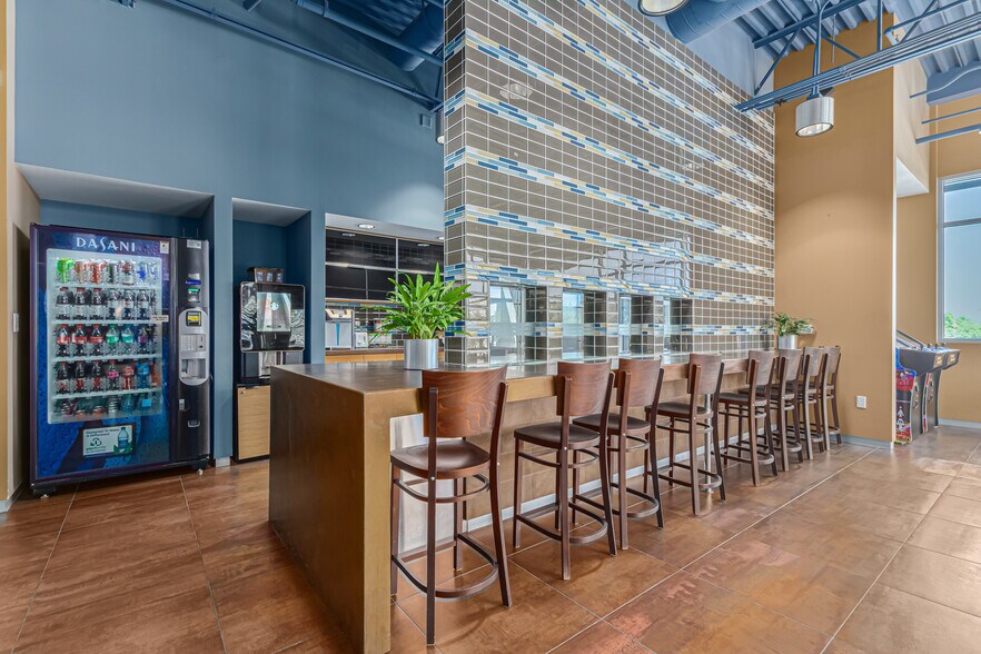 More Photos Of 4650 E Cotton Center Blvd, Phoenix Office For Lease