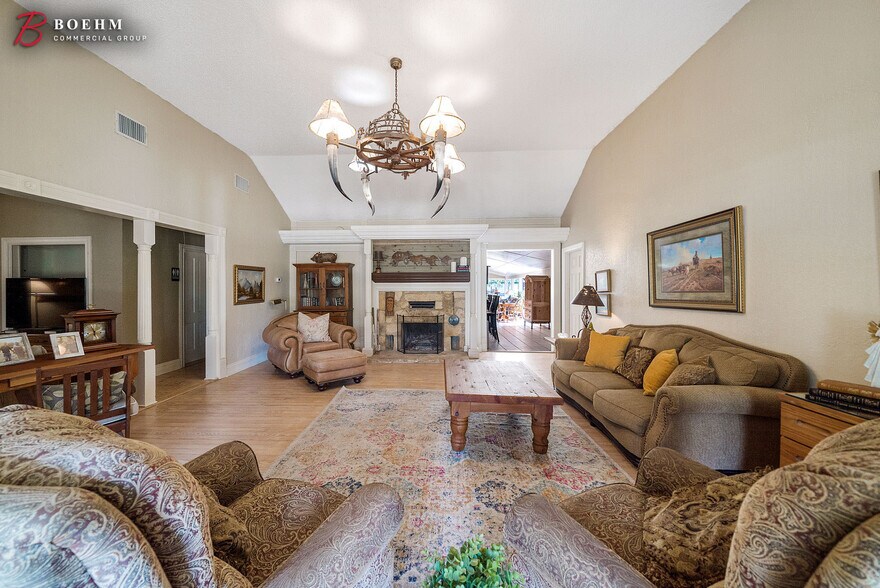 More Photos Of 137 Old San Antonio Rd, Boerne Apartments For Sale