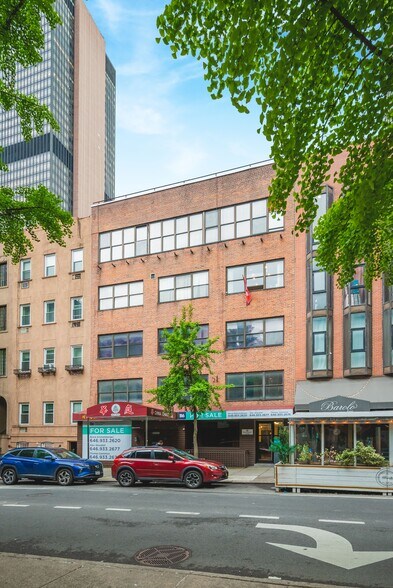 More Photos Of 216 E 49th St, New York Office For Lease